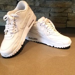 **pending**Nike Air Max